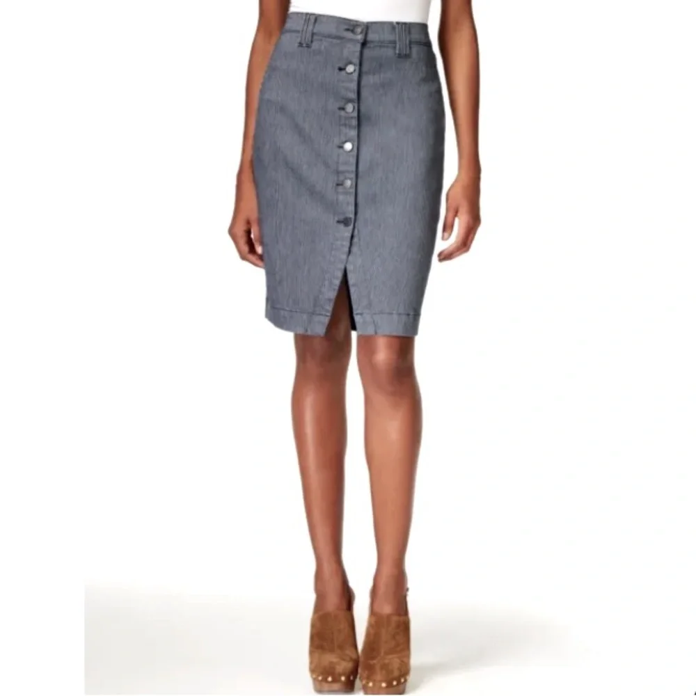 Buffalo David Bitton Pencil Skirt Size 10 / 31 Buttons Blue Stripe Denim Cotton